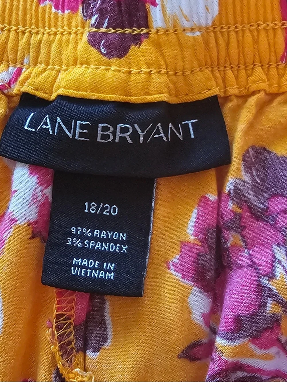 Lane Bryant Orange Floral Print Shorts with Bold Pink & White Blooms. 18/20